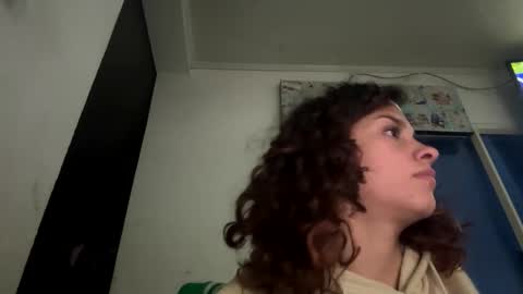 Sara  Juan online show from October 2025 01:57:01 AM