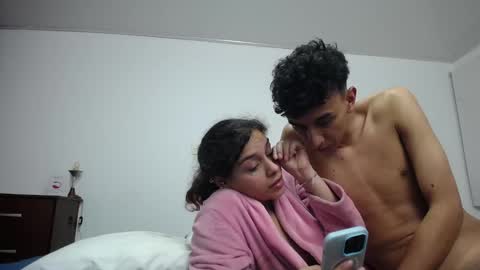 Sara  Juan online show from November 2025 05:40:02 AM