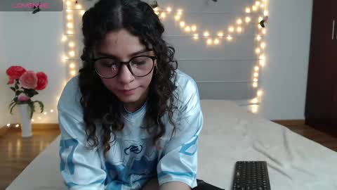 Sara  Juan online show from June 2026 06:52:02 AM