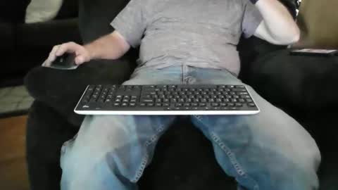 Snapshot of beachguy38 chatting on January 2026 05:50:01 PM beachguy38 online show from January 2026 05:50:01 PM