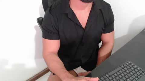 Snapshot of beard_top_guy chatting on May 2026 11:04:02 AM Beard Guy online show from May 2026 11:04:02 AM