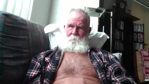 Snapshot of beardbushy chatting on April 2026 05:29:01 PM beardbushy online show from April 2026 05:29:01 PM