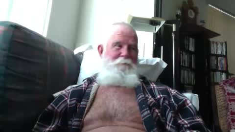 Snapshot of beardbushy chatting on April 2026 04:37:02 PM beardbushy online show from April 2026 04:37:02 PM
