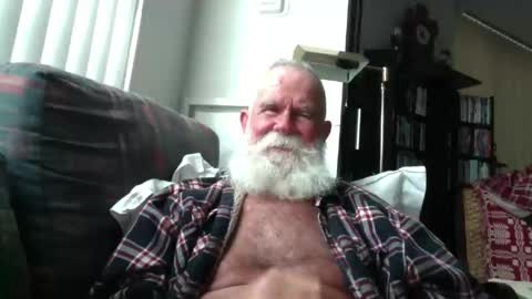 Snapshot of beardbushy chatting on April 2026 02:21:01 PM beardbushy online show from April 2026 02:21:01 PM
