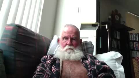 Snapshot of beardbushy chatting on May 2026 03:40:02 PM beardbushy online show from May 2026 03:40:02 PM