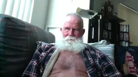 Snapshot of beardbushy chatting on May 2026 01:28:02 PM beardbushy online show from May 2026 01:28:02 PM