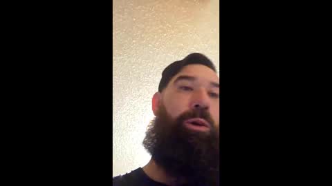 Snapshot of beardedbabe chatting on May 2026 05:03:01 AM beardedbabe online show from May 2026 05:03:01 AM