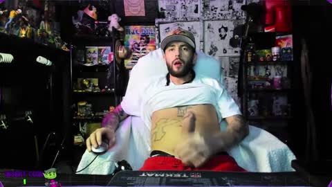 Snapshot of beastbxy chatting on December 2024 08:12:01 AM beast bxy online show from December 2024 08:12:01 AM