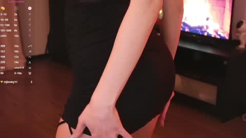 Bzzz Bea online show from January 2025 11:02:01 PM