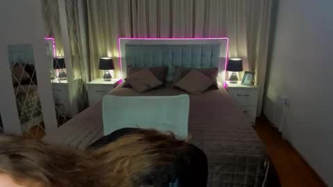 BeatriceWild online show from November 2025 11:27:02 AM