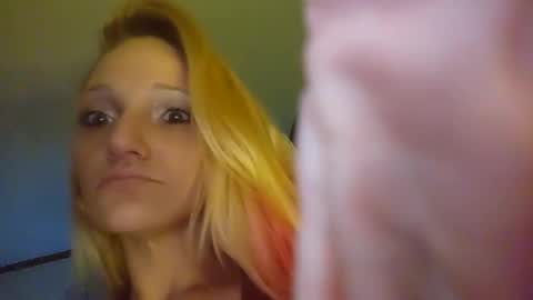 Snapshot of beautifulbaej chatting on January 2025 06:03:01 AM Julie Nicole online show from January 2025 06:03:01 AM