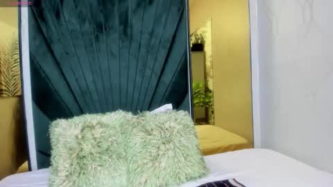 Snapshot of beautifulgirl4u_ chatting on February 2026 02:22:01 AM online show from February 2026 02:22:01 AM