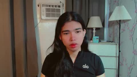 Snapshot of beautifultrixie chatting on March 2026 02:13:02 AM TRIXIE online show from March 2026 02:13:02 AM