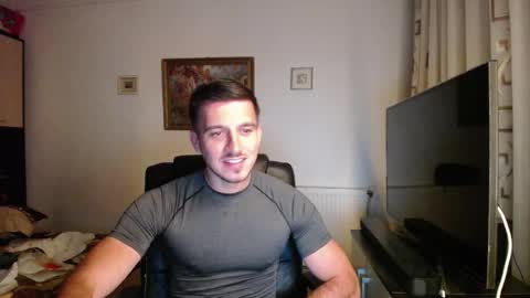 Snapshot of beauty_hard_beast chatting on September 2025 10:46:02 PM Mia and Jake online show from September 2025 10:46:02 PM