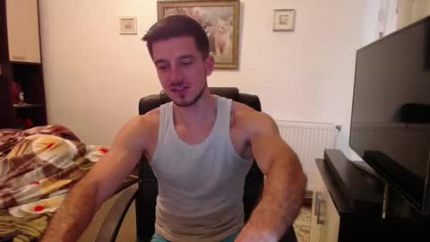 Snapshot of beauty_hard_beast chatting on October 2025 10:35:02 AM Mia and Jake online show from October 2025 10:35:02 AM