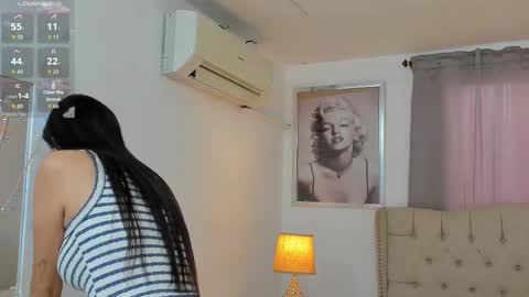 Snapshot of beautyari_ chatting on March 2026 12:32:01 PM Ariana Reyes online show from March 2026 12:32:01 PM