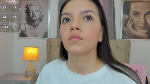 Snapshot of beautyari_ chatting on March 2026 12:11:01 PM Ariana Reyes online show from March 2026 12:11:01 PM