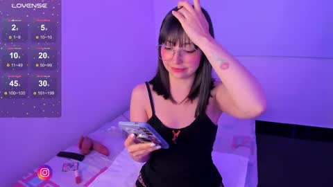 Snapshot of becca_be_ chatting on September 2025 03:08:01 AM Becca is here online show from September 2025 03:08:01 AM