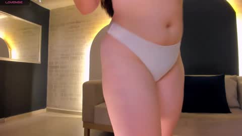 Am Becca online show from February 2025 10:19:01 PM