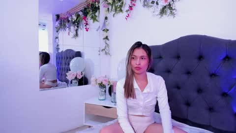 beccamilanni online show from February 2025 03:17:01 PM