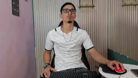 becker2_ online show from January 2026 03:17:02 PM