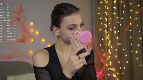 Melissa online show from November 2025 01:11:02 PM