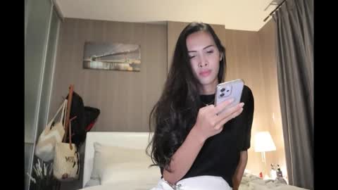 bee_thai online show from April 2026 02:27:02 PM