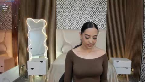 Snapshot of beella_tay1 chatting on October 2025 01:48:02 PM BELLA online show from October 2025 01:48:02 PM