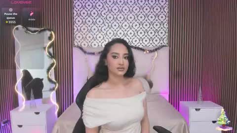 Snapshot of beella_tay1 chatting on November 2025 12:27:01 PM BELLA online show from November 2025 12:27:01 PM