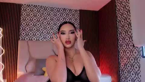 Snapshot of beella_tay1 chatting on June 2026 01:03:02 PM BELLA online show from June 2026 01:03:02 PM