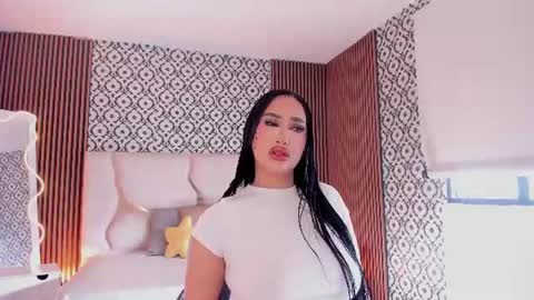 Snapshot of beella_tay1 chatting on July 2026 12:54:02 PM BELLA online show from July 2026 12:54:02 PM
