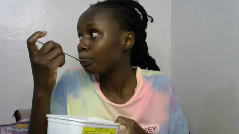 Snapshot of beeswee chatting on January 2025 10:50:02 AM beeswee online show from January 2025 10:50:02 AM