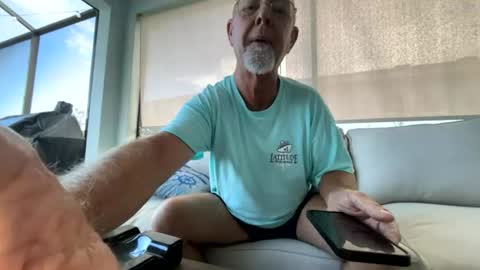 beezkneez63 online show from July 2026 09:50:01 PM