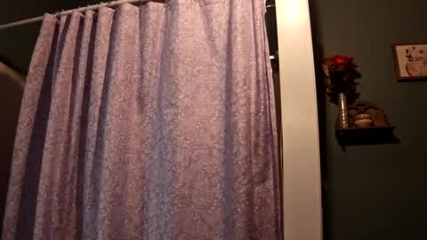 Snapshot of bekindbebrave chatting on March 2025 11:31:01 AM bekindbebrave online show from March 2025 11:31:01 AM