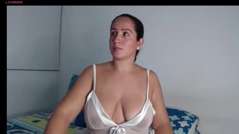 hadid online show from October 2025 04:41:02 AM