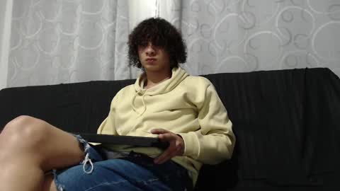 independent model online show from January 2025 01:19:01 AM