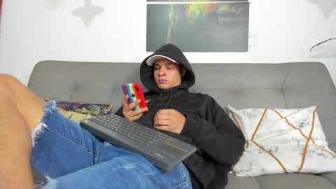 independent model online show from March 2025 03:02:01 PM