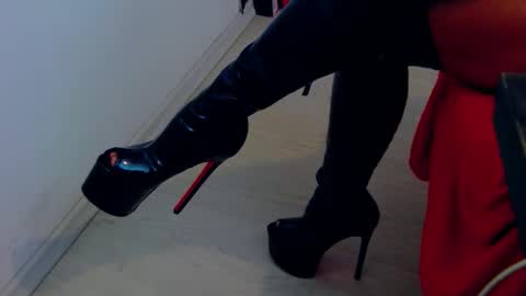 Snapshot of belatrixdomme chatting on May 2026 06:32:03 AM BelatrixDomme online show from May 2026 06:32:03 AM