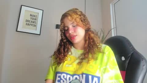Snapshot of belinda_hills chatting on December 2024 04:17:01 PM belinda online show from December 2024 04:17:01 PM