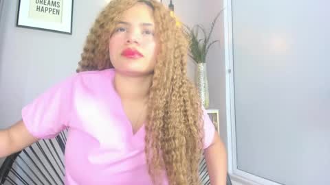 Snapshot of belinda_hills chatting on February 2025 09:17:01 PM belinda online show from February 2025 09:17:01 PM