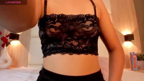 Snapshot of bella1207 chatting on February 2026 07:11:01 PM Bella cam online show from February 2026 07:11:01 PM