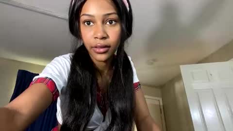 bella19sua online show from September 2025 08:10:01 PM