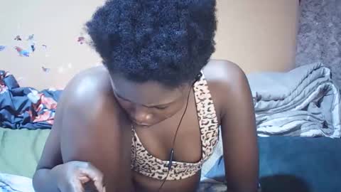 Bella online show from November 2025 12:10:02 AM