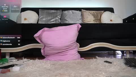 Emma  Bella online show from December 2024 10:43:02 PM