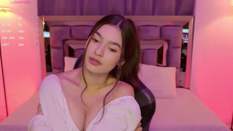 Bella  online show from November 2025 04:00:02 AM