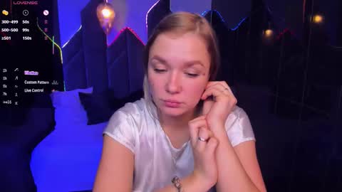 Bella online show from November 2025 05:56:02 PM