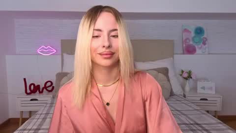 Bella online show from April 2026 07:42:01 PM