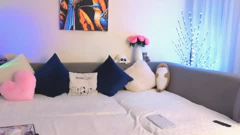 Bella online show from April 2026 07:03:01 PM