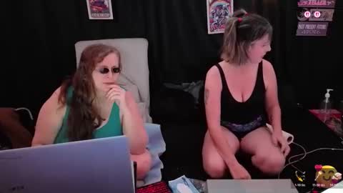 Snapshot of bella_james_1988 chatting on November 2025 04:05:01 PM Bella James online show from November 2025 04:05:01 PM