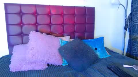 Snapshot of bella_lr chatting on December 2024 03:55:02 AM Valentina online show from December 2024 03:55:02 AM